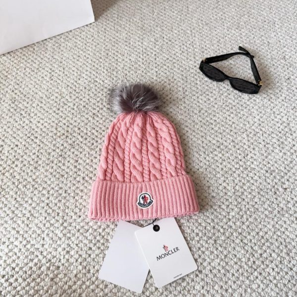 replica,repliche,fake,1:1,earrings,bracelet,ring,jewelry Cappello in maglia di lana da donna Moncler autunno/inverno con morbida e calda texture in cashmere (9F9GL)