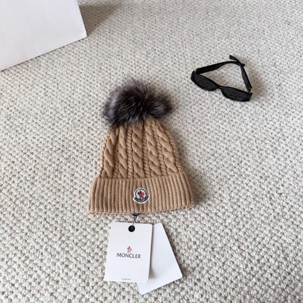 replica,repliche,fake,1:1,earrings,bracelet,ring,jewelry Cappello in maglia di lana da donna Moncler autunno/inverno con morbida e calda texture in cashmere (B50N2)