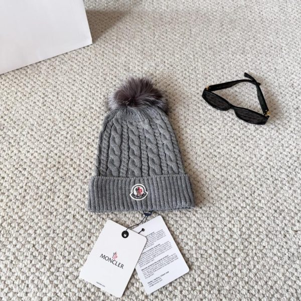 replica,repliche,fake,1:1,earrings,bracelet,ring,jewelry Cappello in maglia di lana da donna Moncler autunno/inverno con morbida e calda texture in cashmere (UG98Y)
