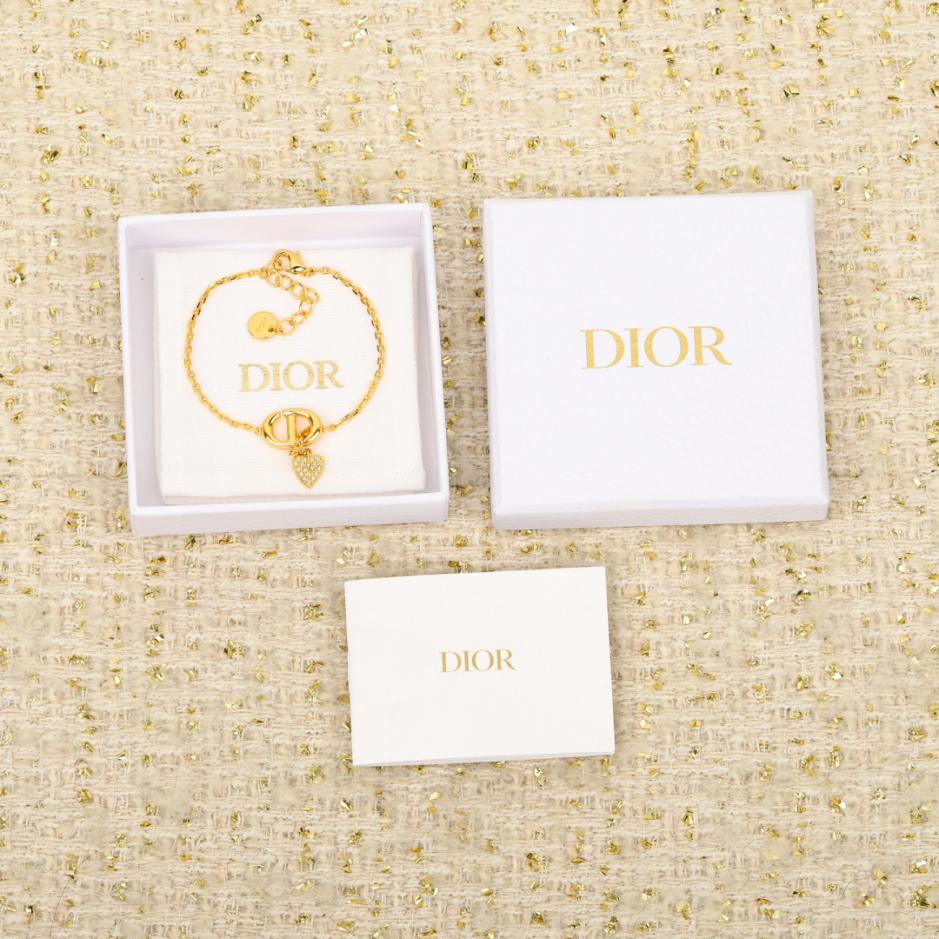 replica,repliche,fake,1:1,earrings,bracelet,ring,jewelry Contatore / 【Bracciale a cuore con diamanti CD】Nuova collezione Cruise (X5I8N) replica,repliche,fake,1:1,earrings,bracelet,ring,jewelry Contatore / 【Bracciale a cuore con diamanti CD】Nuova collezione Cruise (X5I8N)
