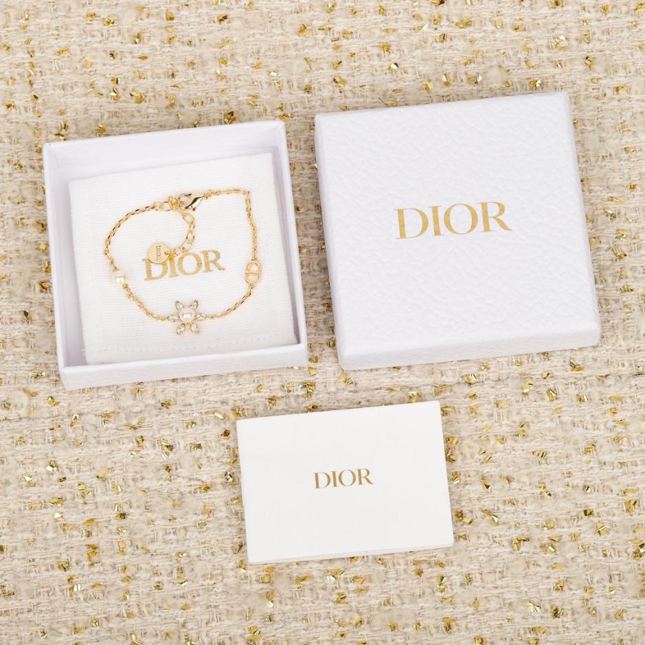 replica,repliche,fake,1:1,earrings,bracelet,ring,jewelry Contatore / 【Bracciale Dior Floral Pendant CD Pearl】(DIG2B) replica,repliche,fake,1:1,earrings,bracelet,ring,jewelry Contatore / 【Bracciale Dior Floral Pendant CD Pearl】(DIG2B)