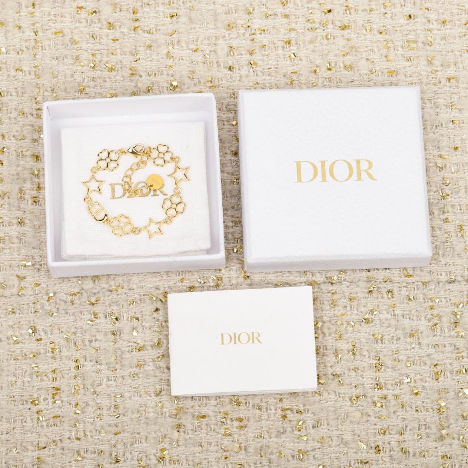 replica,repliche,fake,1:1,earrings,bracelet,ring,jewelry Contatore / 【Collana con bracciale in erba multi-stella scavata a D】(70KTM) replica,repliche,fake,1:1,earrings,bracelet,ring,jewelry Contatore / 【Collana con bracciale in erba multi-stella scavata a D】(70KTM)