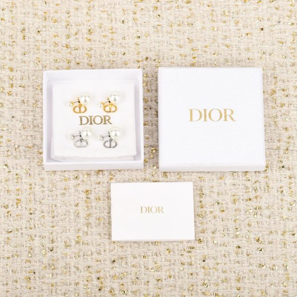 replica,repliche,fake,1:1,earrings,bracelet,ring,jewelry Contatore / Orecchini a bottone con perle e lettere Dior CD in oro e argento (MZRC9)