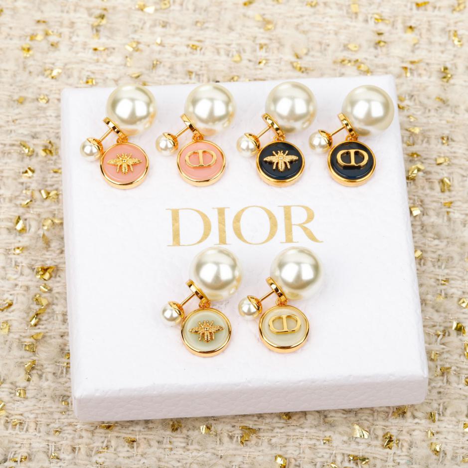 replica,repliche,fake,1:1,earrings,bracelet,ring,jewelry Contatore / Orecchini Dior Bee CD in resina e perle (GOCWW) replica,repliche,fake,1:1,earrings,bracelet,ring,jewelry Contatore / Orecchini Dior Bee CD in resina e perle (GOCWW)