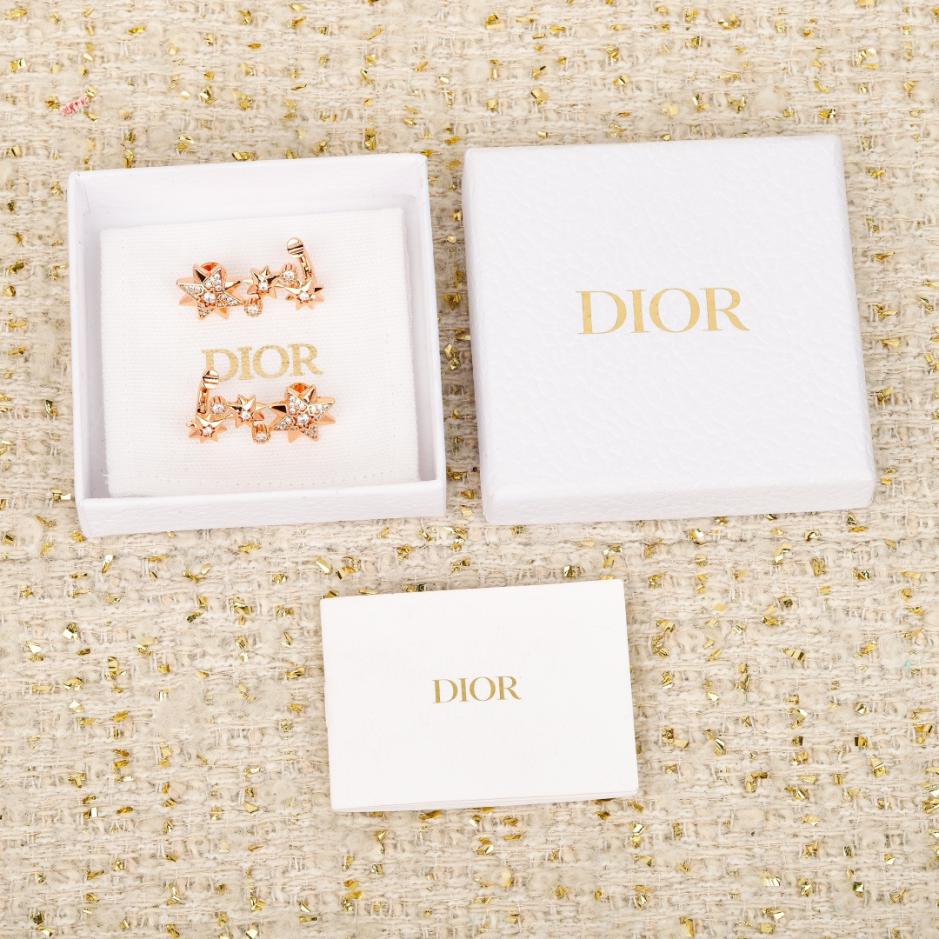 replica,repliche,fake,1:1,earrings,bracelet,ring,jewelry Contatore / Orecchini a clip a stella a otto punte, personalizzabili con oro vero e diamanti. Étoile des Vents reinterpreta il classico motivo a rosa dei venti (TMG20). replica,repliche,fake,1:1,earrings,bracelet,ring,jewelry Contatore / Orecchini a clip a stella a otto punte, personalizzabili con oro vero e diamanti. Étoile des Vents reinterpreta il classico motivo a rosa dei venti (TMG20).