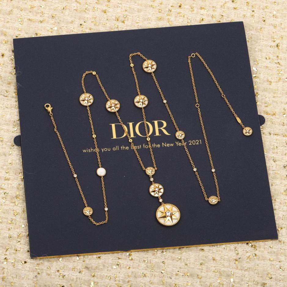 replica,repliche,fake,1:1,earrings,bracelet,ring,jewelry Contatore / Collana lunga con bussola White Beret, realizzata su misura con vero oro e diamanti (LV6QD) replica,repliche,fake,1:1,earrings,bracelet,ring,jewelry Contatore / Collana lunga con bussola White Beret, realizzata su misura con vero oro e diamanti (LV6QD)