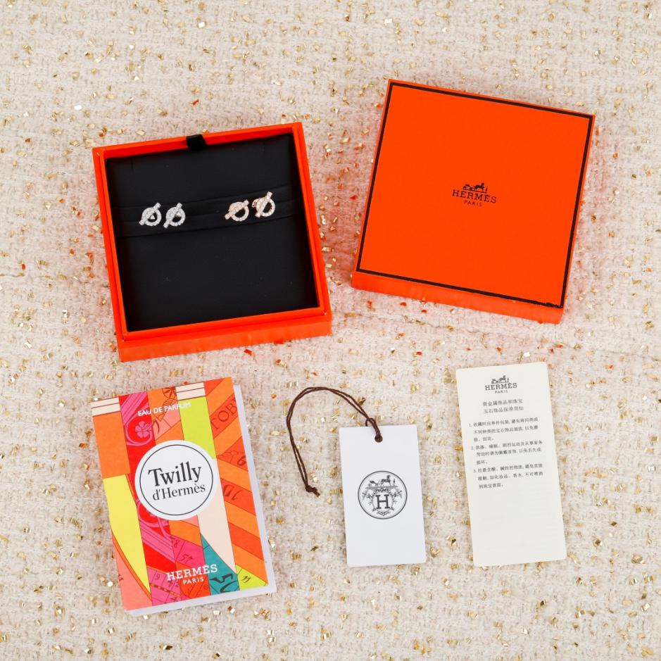 replica,repliche,fake,1:1,earrings,bracelet,ring,jewelry Contatore / Orecchini a naso di maiale, orecchini Hermes Finesse (20WLW) replica,repliche,fake,1:1,earrings,bracelet,ring,jewelry Contatore / Orecchini a naso di maiale, orecchini Hermes Finesse (20WLW)