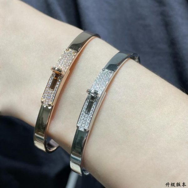 replica,repliche,fake,1:1,earrings,bracelet,ring,jewelry Contatore / Versione aggiornata del bracciale Hermès CNC con bottoni e mezzo diamante (KQ9E1) in oro V.