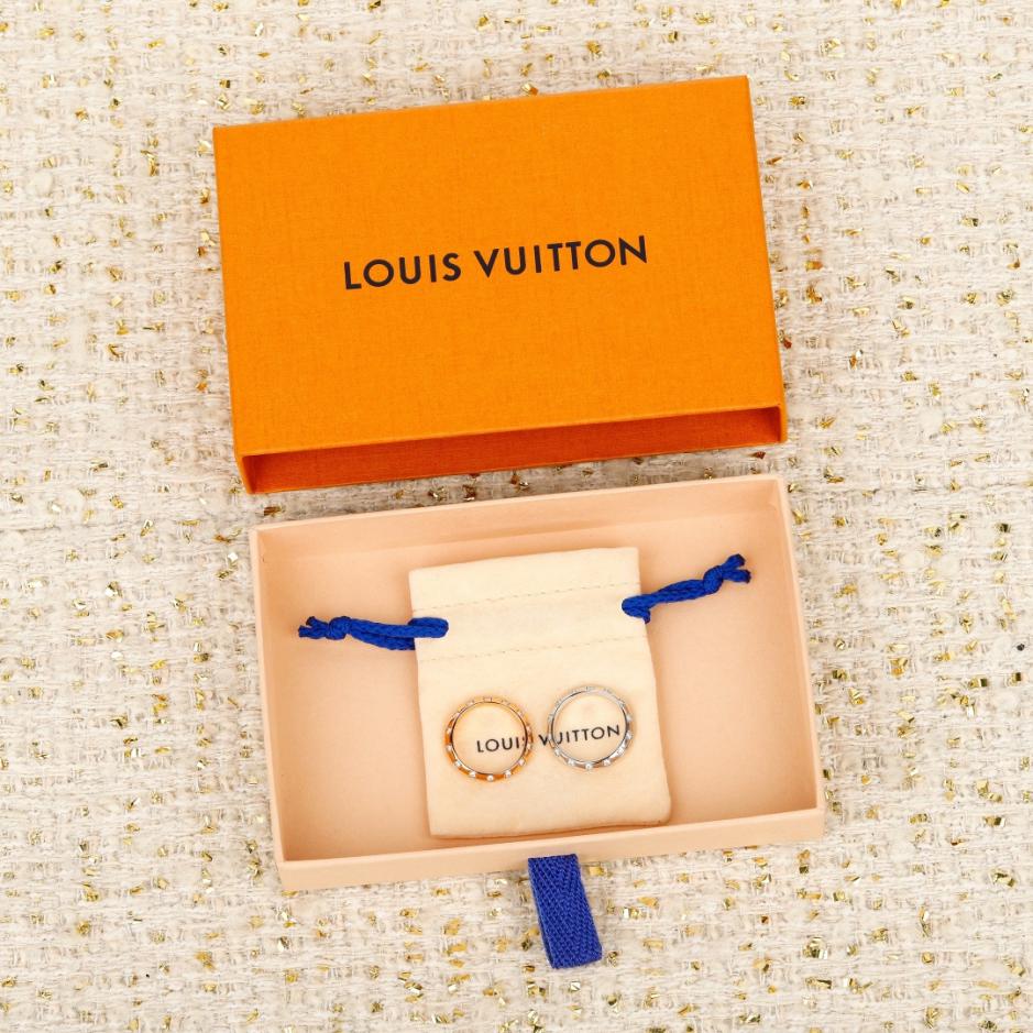 replica,repliche,fake,1:1,earrings,bracelet,ring,jewelry Contatore / Anello da dito Le Damier de Louis Vuitton (T6K28) replica,repliche,fake,1:1,earrings,bracelet,ring,jewelry Contatore / Anello da dito Le Damier de Louis Vuitton (T6K28)