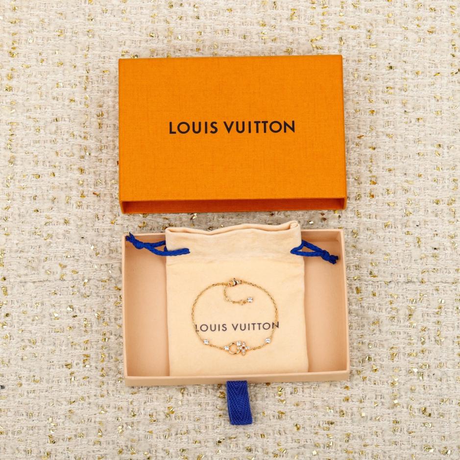 replica,repliche,fake,1:1,earrings,bracelet,ring,jewelry Contatore / Bracciale Idillio Fiore (NQIOS) replica,repliche,fake,1:1,earrings,bracelet,ring,jewelry Contatore / Bracciale Idillio Fiore (NQIOS)