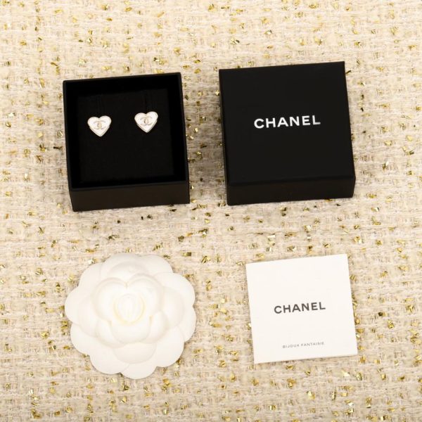 Contatore / 【Orecchini Chanel a forma di cuore in smalto bianco】(1XAZK)