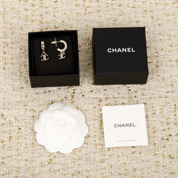 Contatore / 【Orecchini Chanel con fibbia a zaino intrecciata e doppia C】(43MDE)