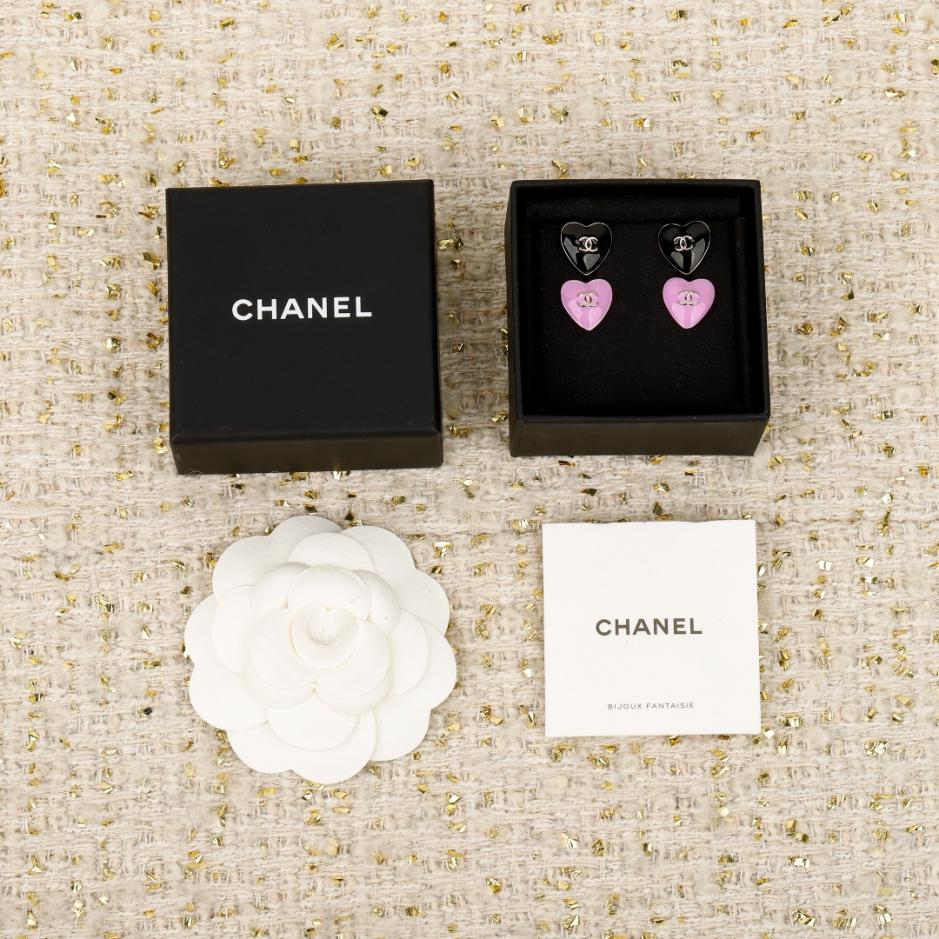 replica,repliche,fake,1:1,earrings,bracelet,ring,jewelry Contatore / 【Orecchini a bottone Chanel con doppia C e cuore rosa】(W4IGS) replica,repliche,fake,1:1,earrings,bracelet,ring,jewelry Contatore / 【Orecchini a bottone Chanel con doppia C e cuore rosa】(W4IGS)