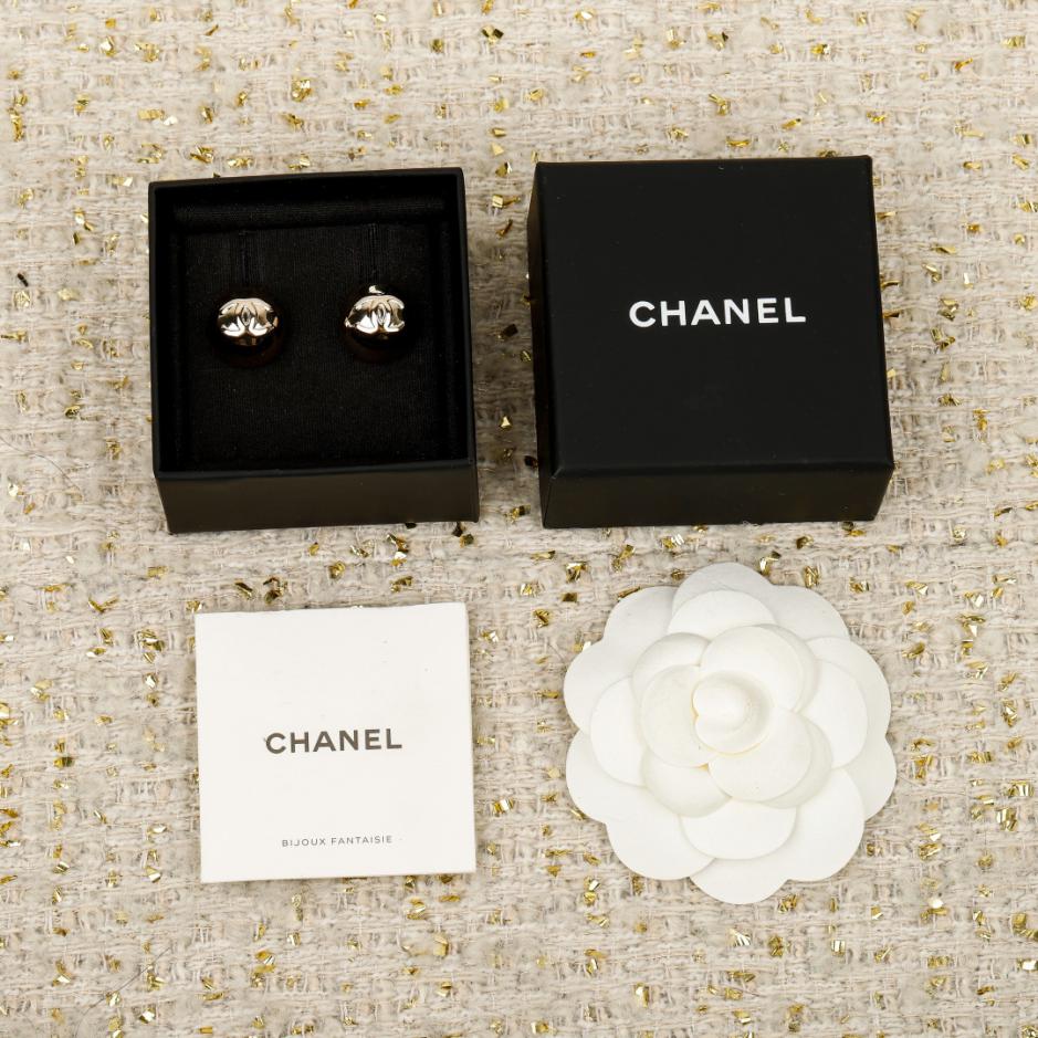 replica,repliche,fake,1:1,earrings,bracelet,ring,jewelry Contatore / 【Orecchini a bottone Chanel con doppia C in metallo oro chiaro 25k】(3CT7F) replica,repliche,fake,1:1,earrings,bracelet,ring,jewelry Contatore / 【Orecchini a bottone Chanel con doppia C in metallo oro chiaro 25k】(3CT7F)