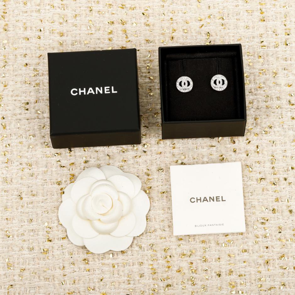 replica,repliche,fake,1:1,earrings,bracelet,ring,jewelry Contatore / 【Orecchini a bottone Chanel in argento con doppia C e diamanti interi】(3O92C) replica,repliche,fake,1:1,earrings,bracelet,ring,jewelry Contatore / 【Orecchini a bottone Chanel in argento con doppia C e diamanti interi】(3O92C)