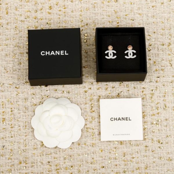 Contatore / 【Orecchini a bottone Chanel con doppia C e diamanti rotondi】(D6RAT)