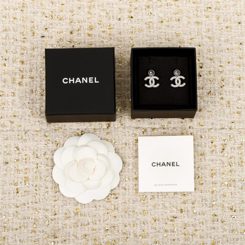 replica,repliche,fake,1:1,earrings,bracelet,ring,jewelry Contatore / 【Orecchini a bottone Chanel con doppia C e diamanti rotondi】(QW75T) replica,repliche,fake,1:1,earrings,bracelet,ring,jewelry Contatore / 【Orecchini a bottone Chanel con doppia C e diamanti rotondi】(QW75T)