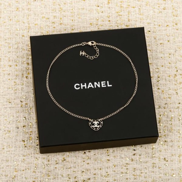 replica,repliche,fake,1:1,earrings,bracelet,ring,jewelry Contatore / 【Collana Chanel con doppia C a forma di cuore e catena in pelle con diamanti】(KOUM9)