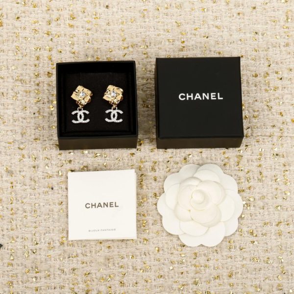 Contatore / 【Orecchini Chanel quadrati con doppia C intrecciata e traforata】(1UZ3K)