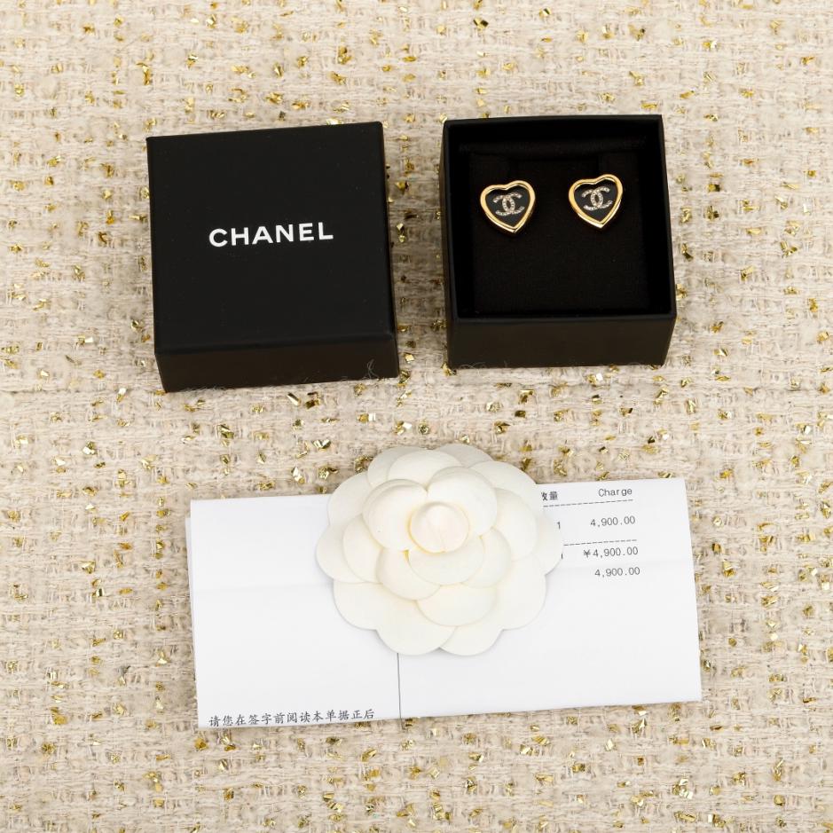 replica,repliche,fake,1:1,earrings,bracelet,ring,jewelry Contatore / Orecchini Chanel a forma di cuore con doppia C neri e oro (8AGSN) replica,repliche,fake,1:1,earrings,bracelet,ring,jewelry Contatore / Orecchini Chanel a forma di cuore con doppia C neri e oro (8AGSN)
