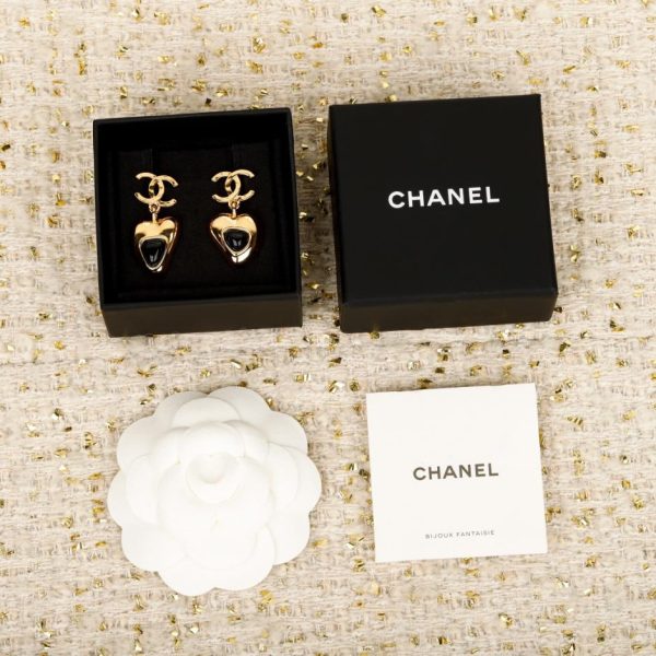 Contatore / Orecchini Chanel a forma di cuore nero e oro (NKVK9)
