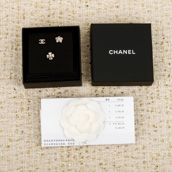 Contatore / 【Set di tre pezzi Chanel: orecchini a quadrifoglio, stella a cinque punte, doppia C】(55O3G)