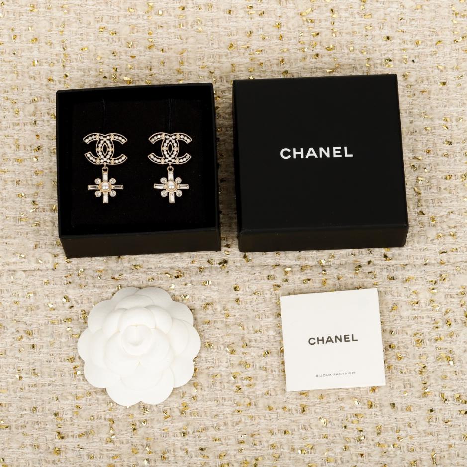 replica,repliche,fake,1:1,earrings,bracelet,ring,jewelry Contatore / 【Orecchini Chanel Double C con perle e diamanti】(LB6U3) replica,repliche,fake,1:1,earrings,bracelet,ring,jewelry Contatore / 【Orecchini Chanel Double C con perle e diamanti】(LB6U3)