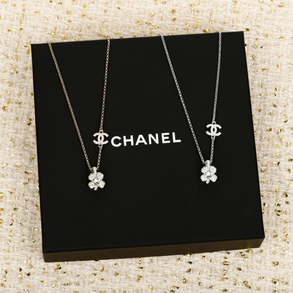 replica,repliche,fake,1:1,earrings,bracelet,ring,jewelry Contatore / Nuova collana Chanel con doppia C a forma di quadrifoglio in oro e argento (36D1L) replica,repliche,fake,1:1,earrings,bracelet,ring,jewelry Contatore / Nuova collana Chanel con doppia C a forma di quadrifoglio in oro e argento (36D1L)