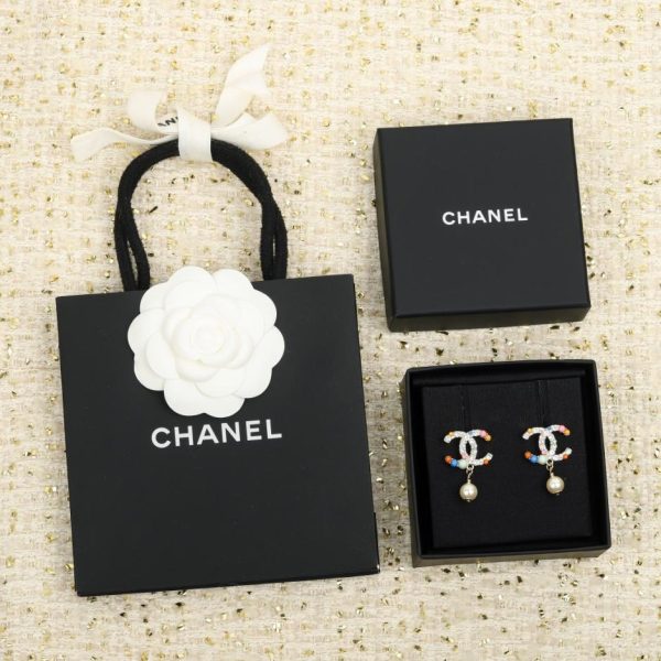 Contatore / 【Orecchini a bottone Chanel con doppia C colorata】(UQHAU)