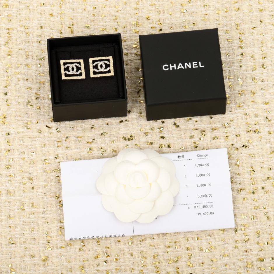 replica,repliche,fake,1:1,earrings,bracelet,ring,jewelry Contatore / 【Orecchini a bottone Chanel con doppia C quadrata】25 (MEFWE) replica,repliche,fake,1:1,earrings,bracelet,ring,jewelry Contatore / 【Orecchini a bottone Chanel con doppia C quadrata】25 (MEFWE)