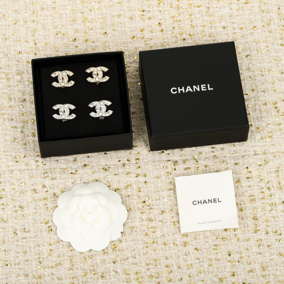 replica,repliche,fake,1:1,earrings,bracelet,ring,jewelry Contatore / 【Orecchini a clip Chanel a forma di cuore con doppia C】Disponibili in oro e argento (B73AN) replica,repliche,fake,1:1,earrings,bracelet,ring,jewelry Contatore / 【Orecchini a clip Chanel a forma di cuore con doppia C】Disponibili in oro e argento (B73AN)
