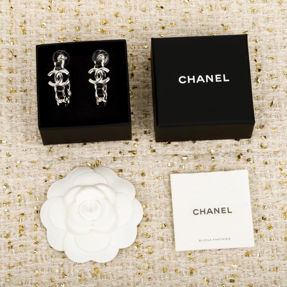 replica,repliche,fake,1:1,earrings,bracelet,ring,jewelry Contatore / 【Orecchini Chanel in pelle nera con catena in denim】25P (HGCG4) replica,repliche,fake,1:1,earrings,bracelet,ring,jewelry Contatore / 【Orecchini Chanel in pelle nera con catena in denim】25P (HGCG4)