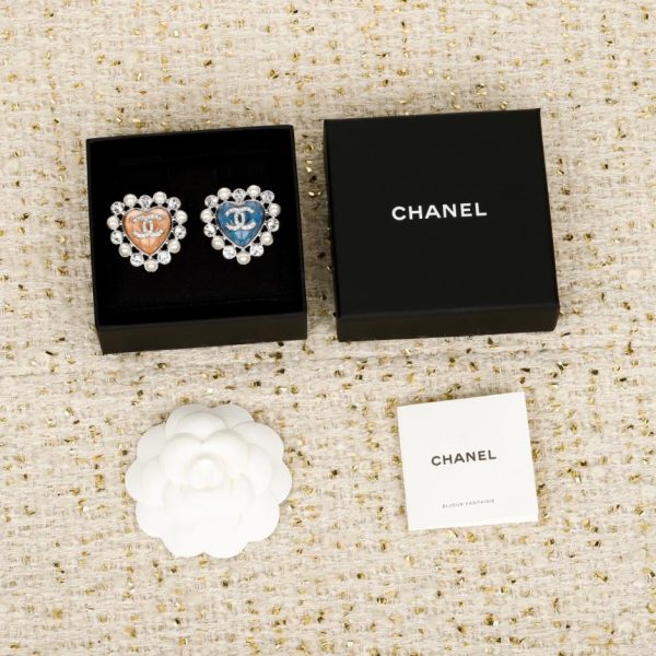 replica,repliche,fake,1:1,earrings,bracelet,ring,jewelry Contatore / 【Spilla Chanel con cuore di perle e strass blu polvere】(V5Y2X)