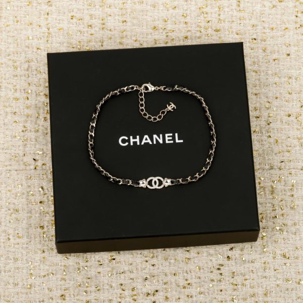replica,repliche,fake,1:1,earrings,bracelet,ring,jewelry Contatore / 【Chanel Star C indossa una collana girocollo in pelle】(UJ477)