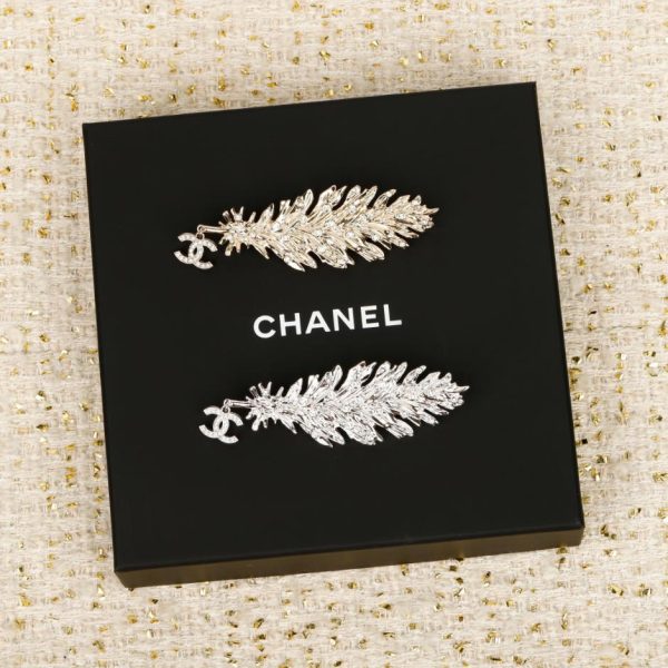 replica,repliche,fake,1:1,earrings,bracelet,ring,jewelry Contatore / 【Spilla Chanel con pendente a forma di piuma e doppia C】(1MYN1)