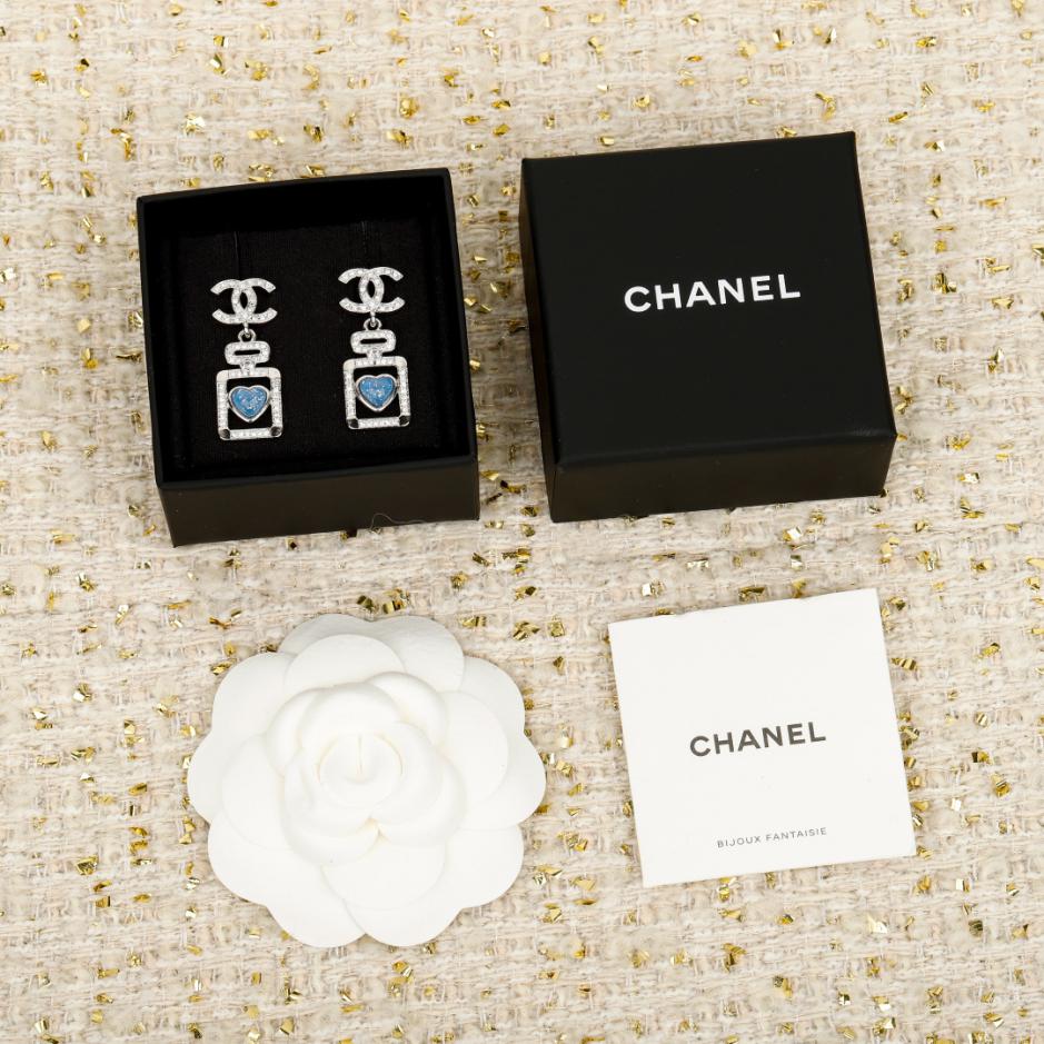 replica,repliche,fake,1:1,earrings,bracelet,ring,jewelry Contatore / 【Orecchini Chanel con doppia C pendente a forma di cuore blu e flacone di profumo】(SWL99) replica,repliche,fake,1:1,earrings,bracelet,ring,jewelry Contatore / 【Orecchini Chanel con doppia C pendente a forma di cuore blu e flacone di profumo】(SWL99)