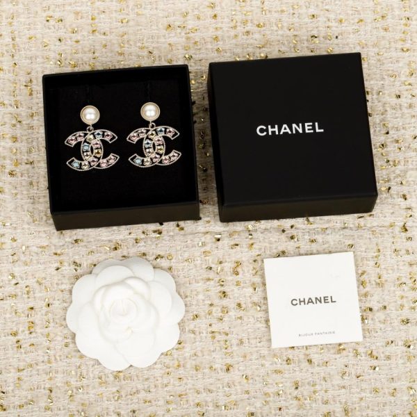 Contatore / 【Orecchini Chanel con pendente a forma di perla e diamanti arcobaleno a forma di doppia C】(QRLL3)