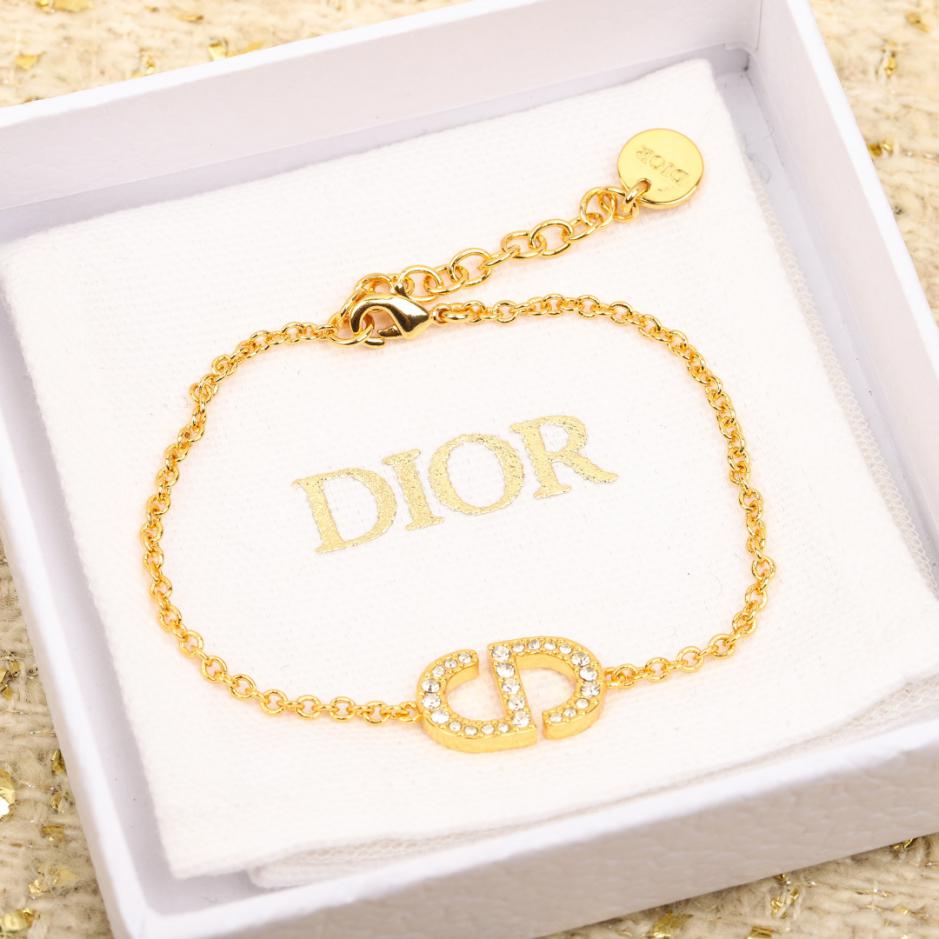 replica,repliche,fake,1:1,earrings,bracelet,ring,jewelry L’ultimo modello di bracciale e collana di Dior (RV3UQ) replica,repliche,fake,1:1,earrings,bracelet,ring,jewelry L’ultimo modello di bracciale e collana di Dior (RV3UQ)