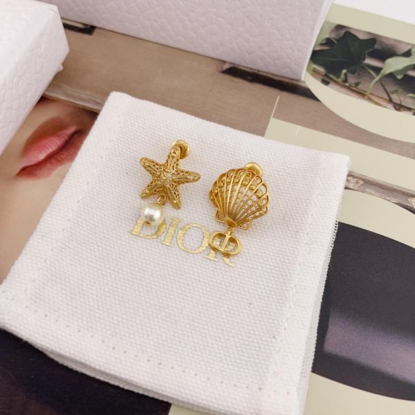replica,repliche,fake,1:1,earrings,bracelet,ring,jewelry Orecchini a bottone con perline CD Dior Star Shell Plug (R2Z9U)
