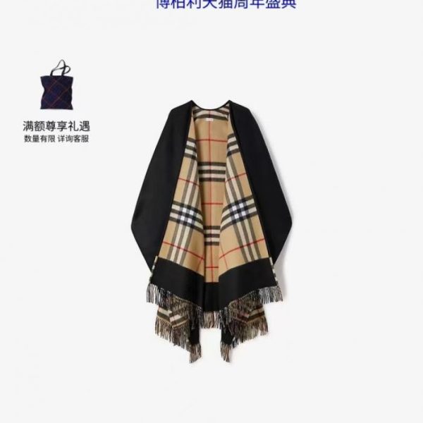 L'ultima mantella scialle in jacquard con motivo a quadri a contrasto di Burberry (1EOCB)