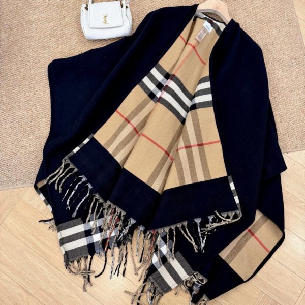 Autentico scialle/mantella Burberry in jacquard a quadri a contrasto (NJ1XQ)