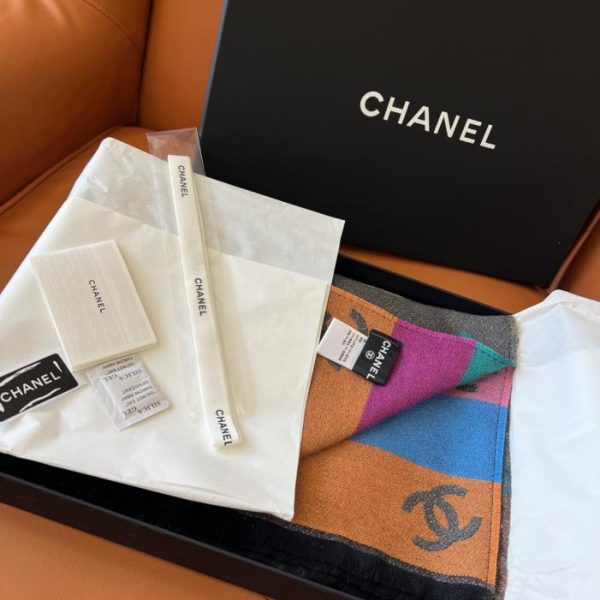 replica,repliche,fake,1:1,earrings,bracelet,ring,jewelry Sciarpa invernale Chanel grigia (WQBC6)