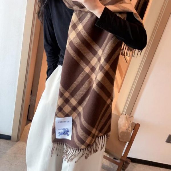 replica,repliche,fake,1:1,earrings,bracelet,ring,jewelry L’ultimo modello boutique di Burberry, sciarpa unisex in 100% cashmere di seta di prima qualità (17 centesimi di dollaro)