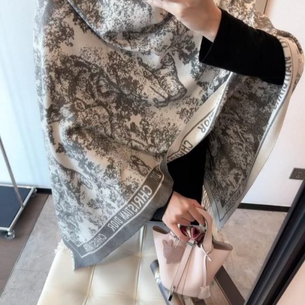 replica,repliche,fake,1:1,earrings,bracelet,ring,jewelry Sciarpa extra spessa Dior in cashmere di alta qualità (VL21I)