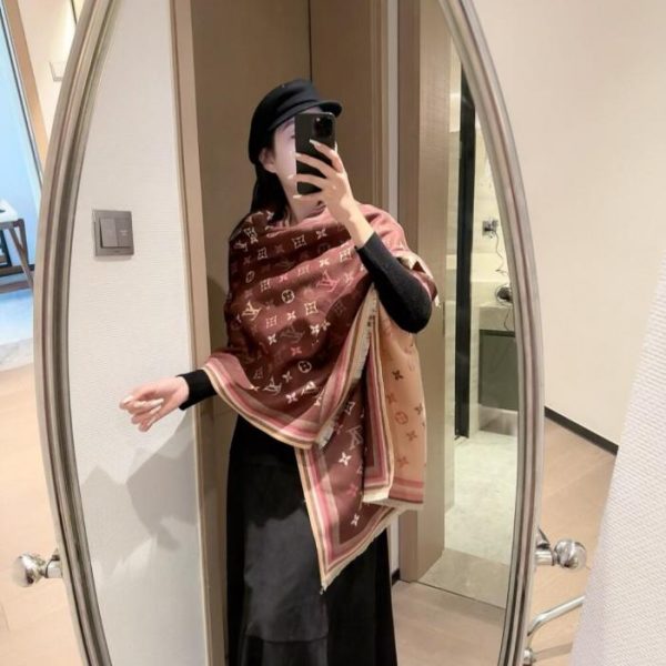 replica,repliche,fake,1:1,earrings,bracelet,ring,jewelry L’ultimo stile della boutique Louis Vuitton: sciarpa invernale Cruise in jacquard sottile (CO7K0)