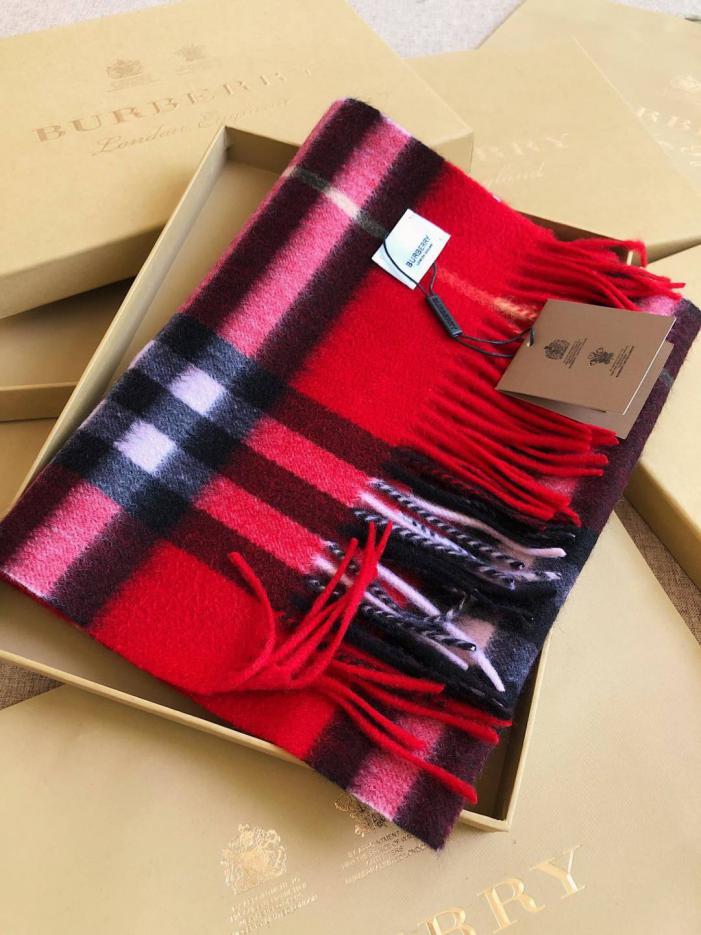 replica,repliche,fake,1:1,earrings,bracelet,ring,jewelry Sciarpa classica in cashmere a quadri con motivo a onde profonde Burberry rosso brillante (0EYQC) replica,repliche,fake,1:1,earrings,bracelet,ring,jewelry Sciarpa classica in cashmere a quadri con motivo a onde profonde Burberry rosso brillante (0EYQC)