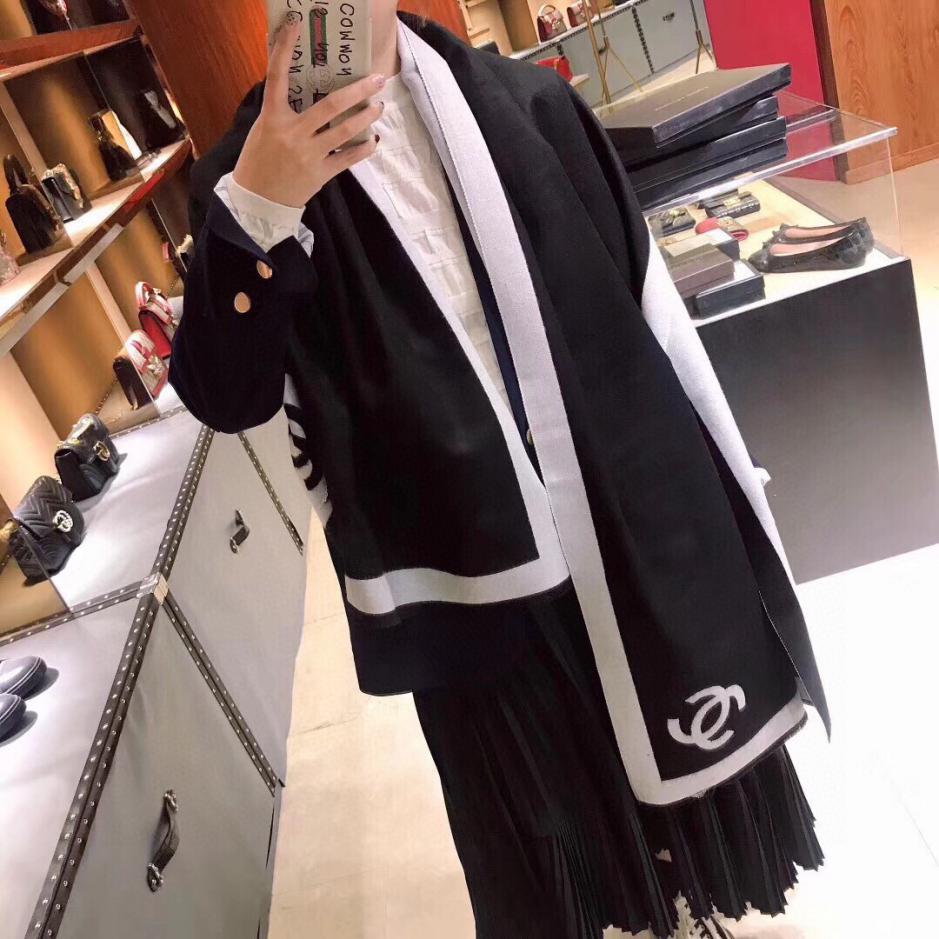 replica,repliche,fake,1:1,earrings,bracelet,ring,jewelry Scialle Chanel Classic Cashmere (LV 261) replica,repliche,fake,1:1,earrings,bracelet,ring,jewelry Scialle Chanel Classic Cashmere (LV 261)
