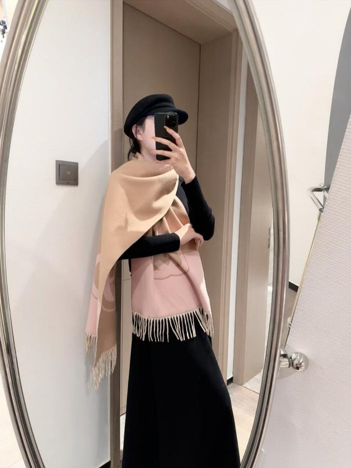 replica,repliche,fake,1:1,earrings,bracelet,ring,jewelry Accessori classici: scialle in lana jacquard nera e oro con motivo Gucci (YUW1F) replica,repliche,fake,1:1,earrings,bracelet,ring,jewelry Accessori classici: scialle in lana jacquard nera e oro con motivo Gucci (YUW1F)