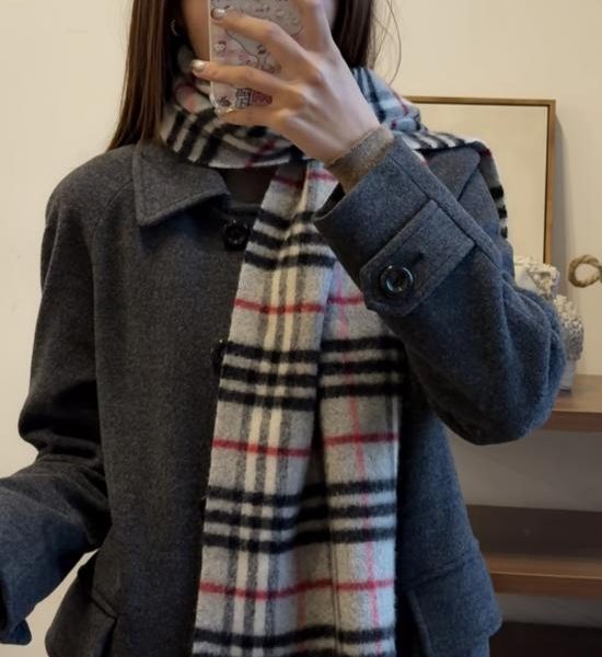 replica,repliche,fake,1:1,earrings,bracelet,ring,jewelry Sciarpa in cashmere Burberry New Style per uomo e donna (NJKIM)
