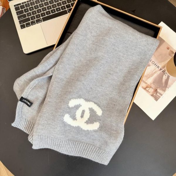replica,repliche,fake,1:1,earrings,bracelet,ring,jewelry Sciarpa lunga in maglia di cashmere ricamata Chanel autunno/inverno (4Y34R)
